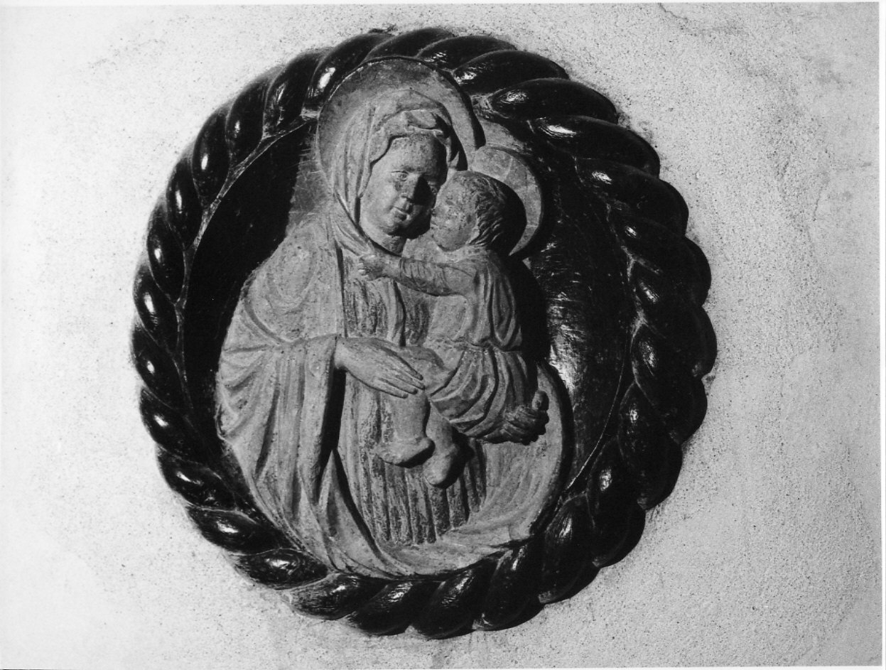 Madonna con Bambino (rilievo, opera isolata) - ambito italiano (sec. XV)