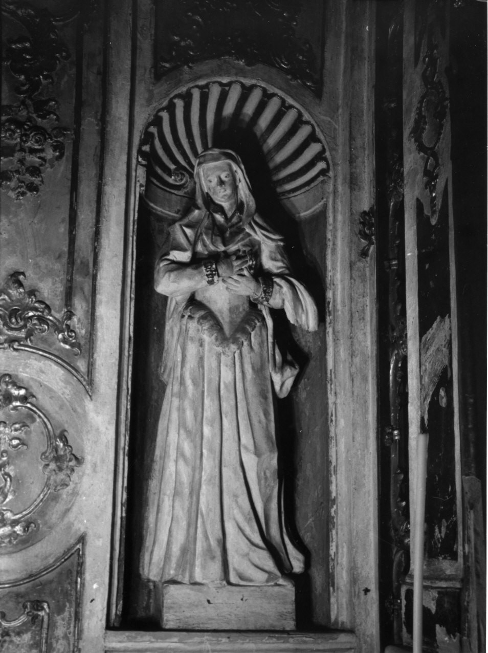 Santa (statua, elemento d'insieme) - bottega italiana (fine sec. XVII)