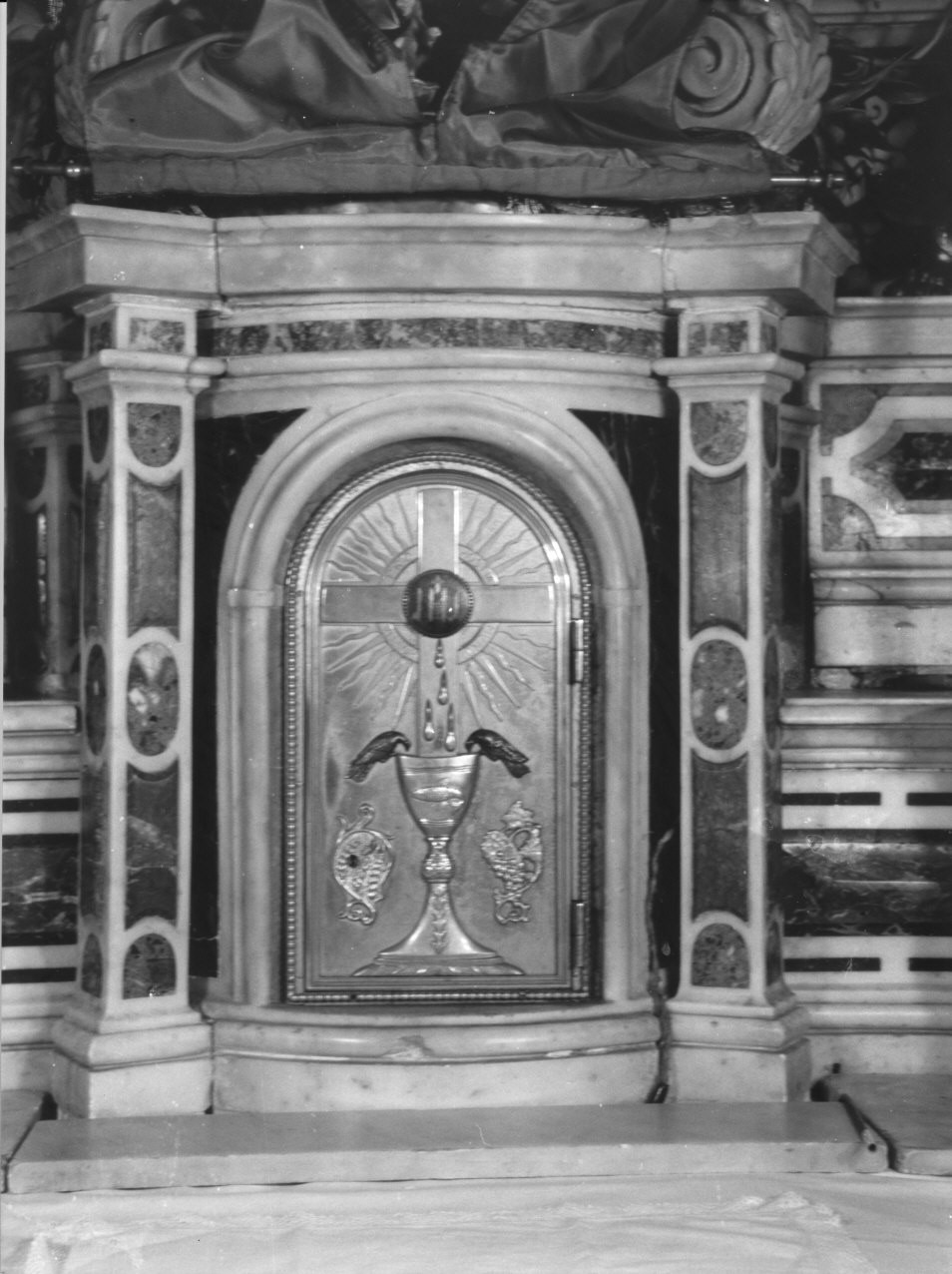 tabernacolo - a frontale architettonico, elemento d'insieme di Bernini Gian Lorenzo (scuola) (prima metà sec. XVIII)