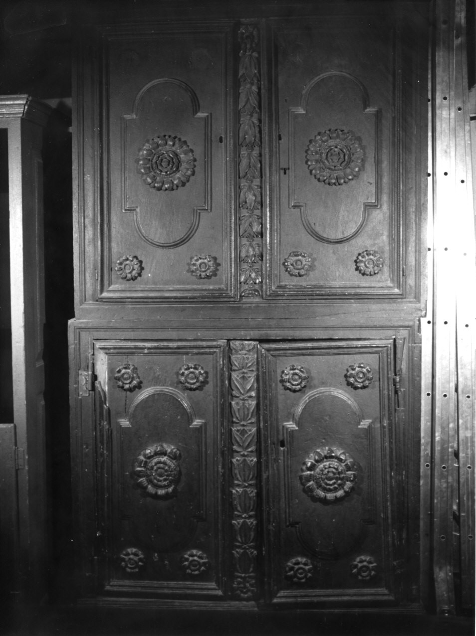 armadio da sacrestia, coppia - bottega italiana (fine sec. XVII)