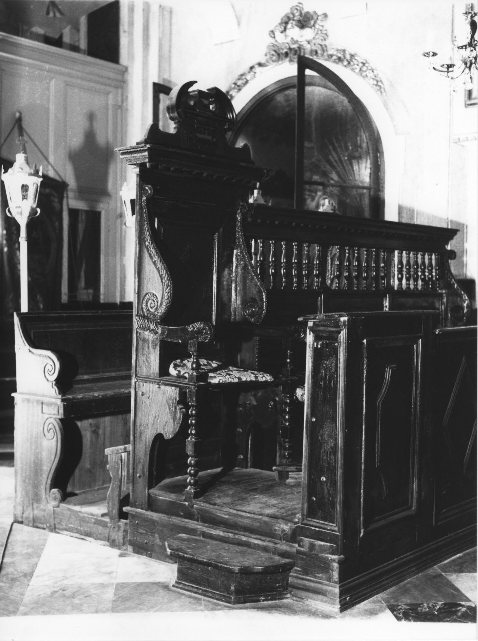 stalli del coro, coppia - bottega ligure (sec. XVII)