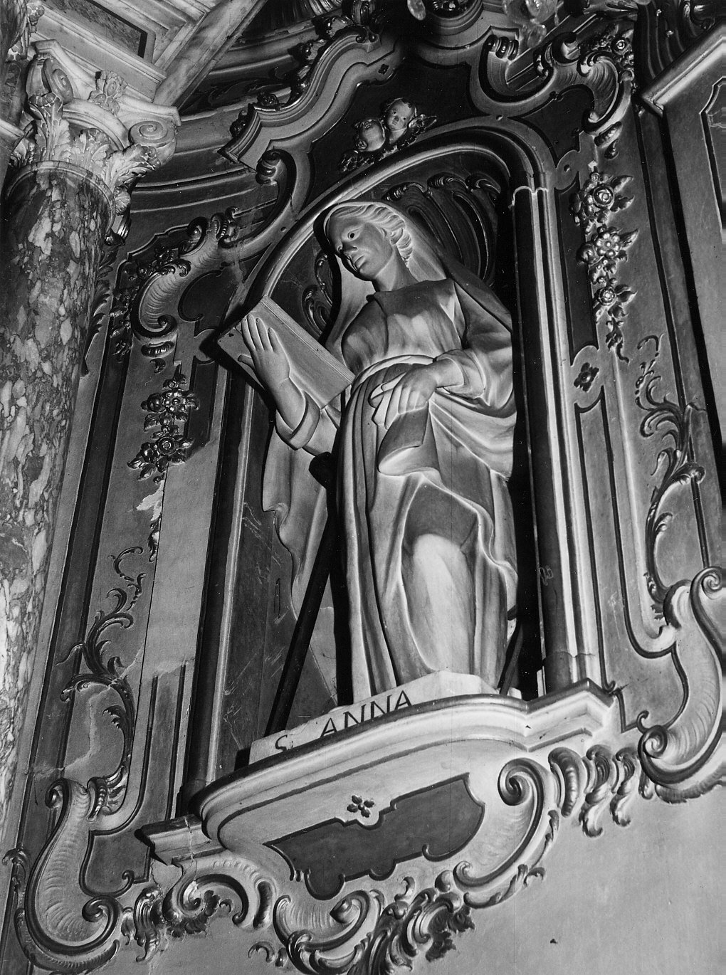 Sant'Anna (statua, insieme) di Adami Vincenzo, Lucchesi Pietro, Notari Stefano (secc. XVIII/ XIX)