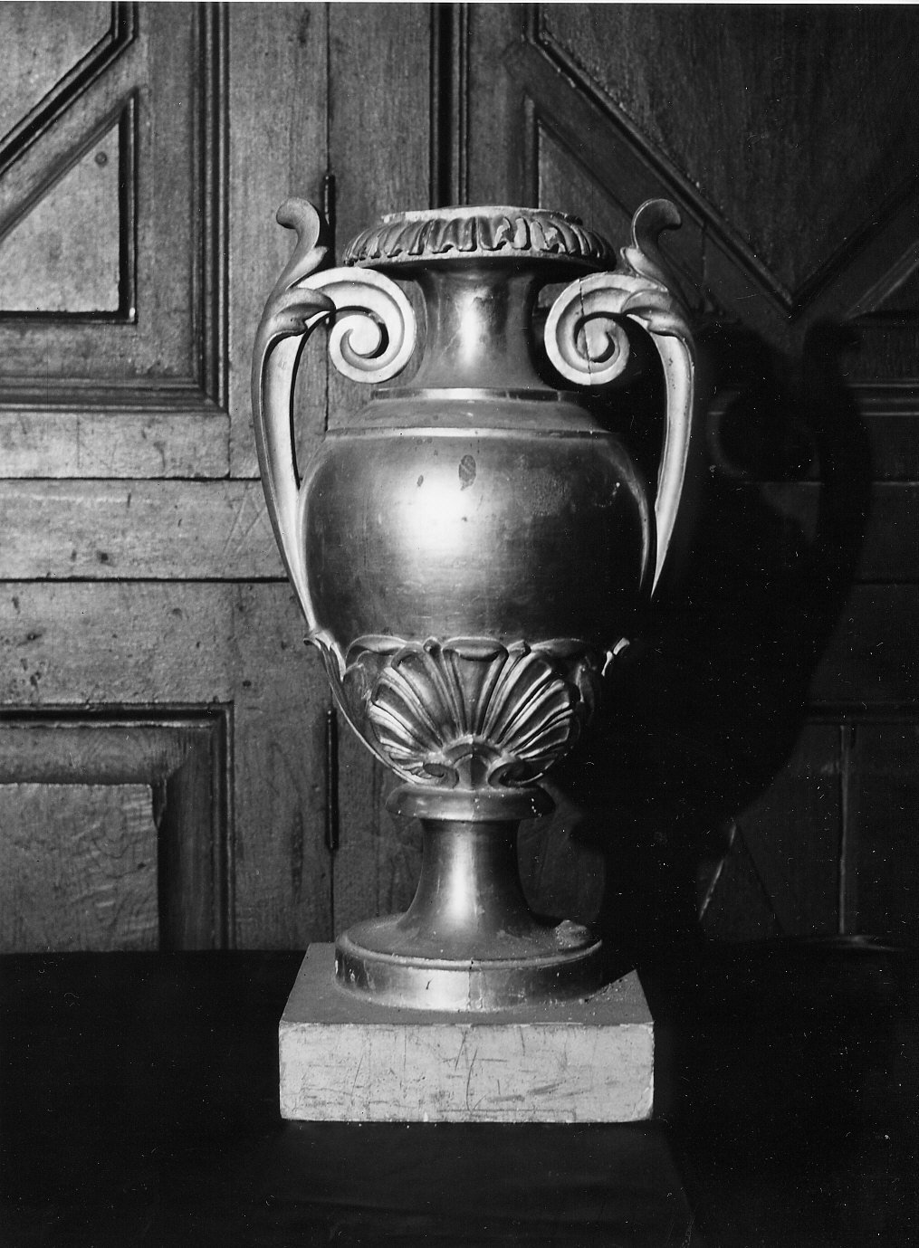vaso d'altare, serie - bottega italiana (fine sec. XIX)