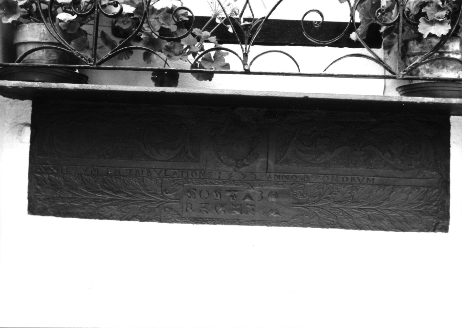 lapide commemorativa, opera isolata - bottega italiana (sec. XVI)