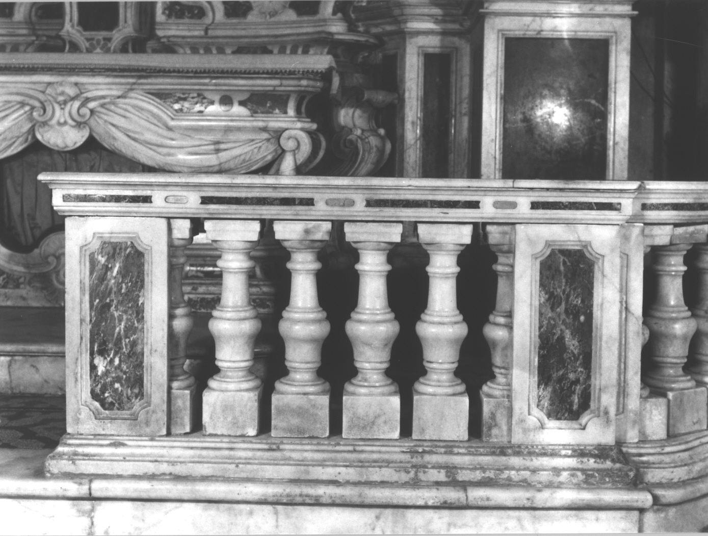 balaustrata di cappella, serie - bottega ligure (primo quarto sec. XIX)