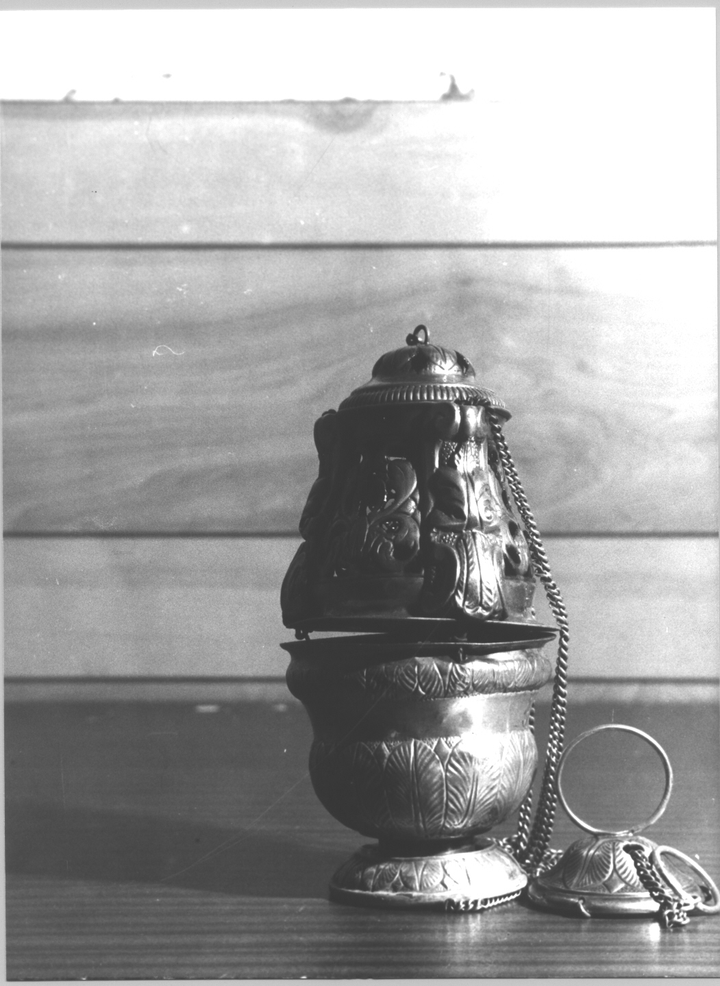 motivi decorativi a volute/ motivi decorativi vegetali (turibolo, opera isolata) - bottega ligure (prima metà sec. XIX)