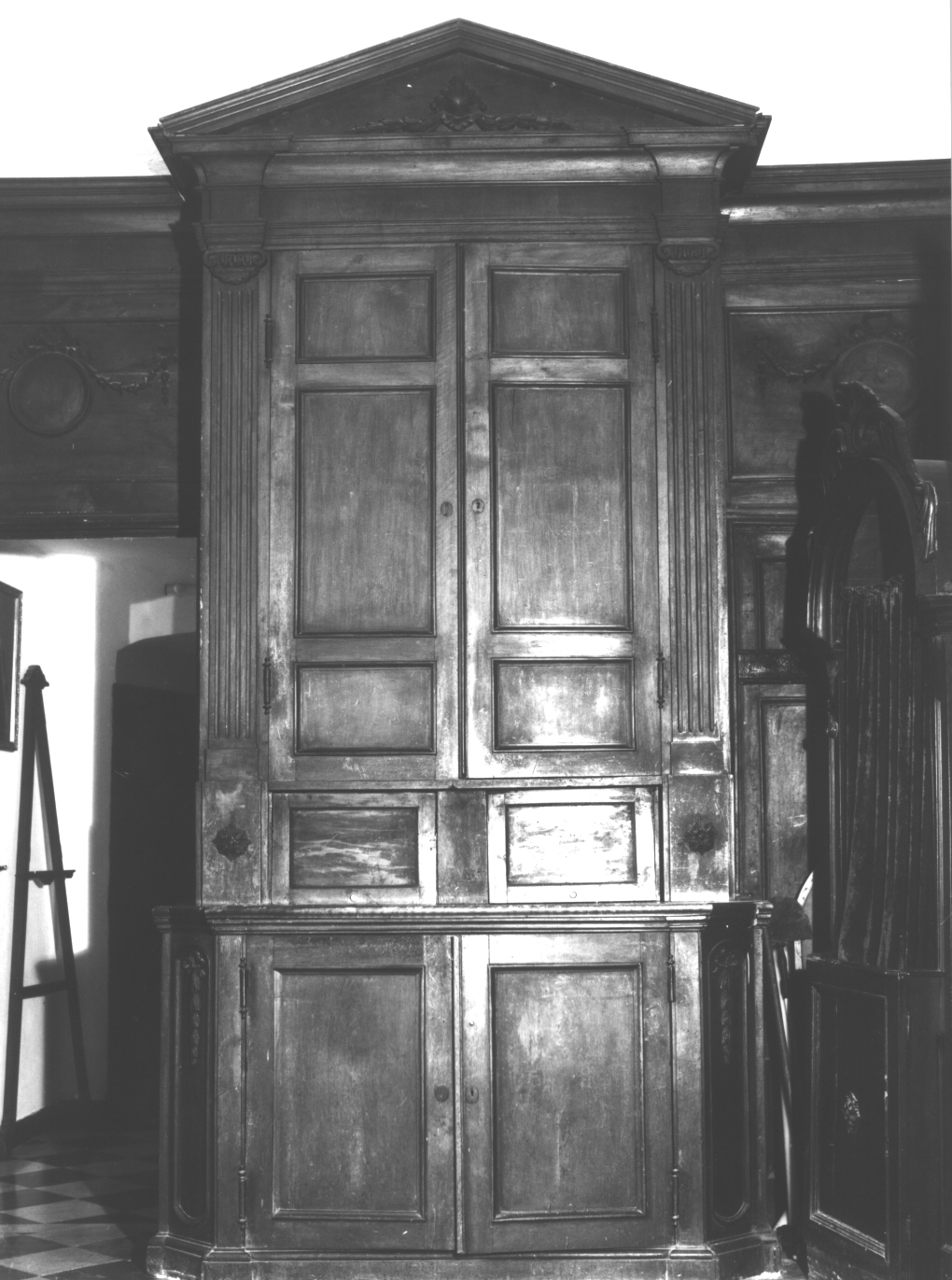 motivi decorativi geometrici/ festoni (armadio da sacrestia, opera isolata) - bottega ligure (fine sec. XVIII)