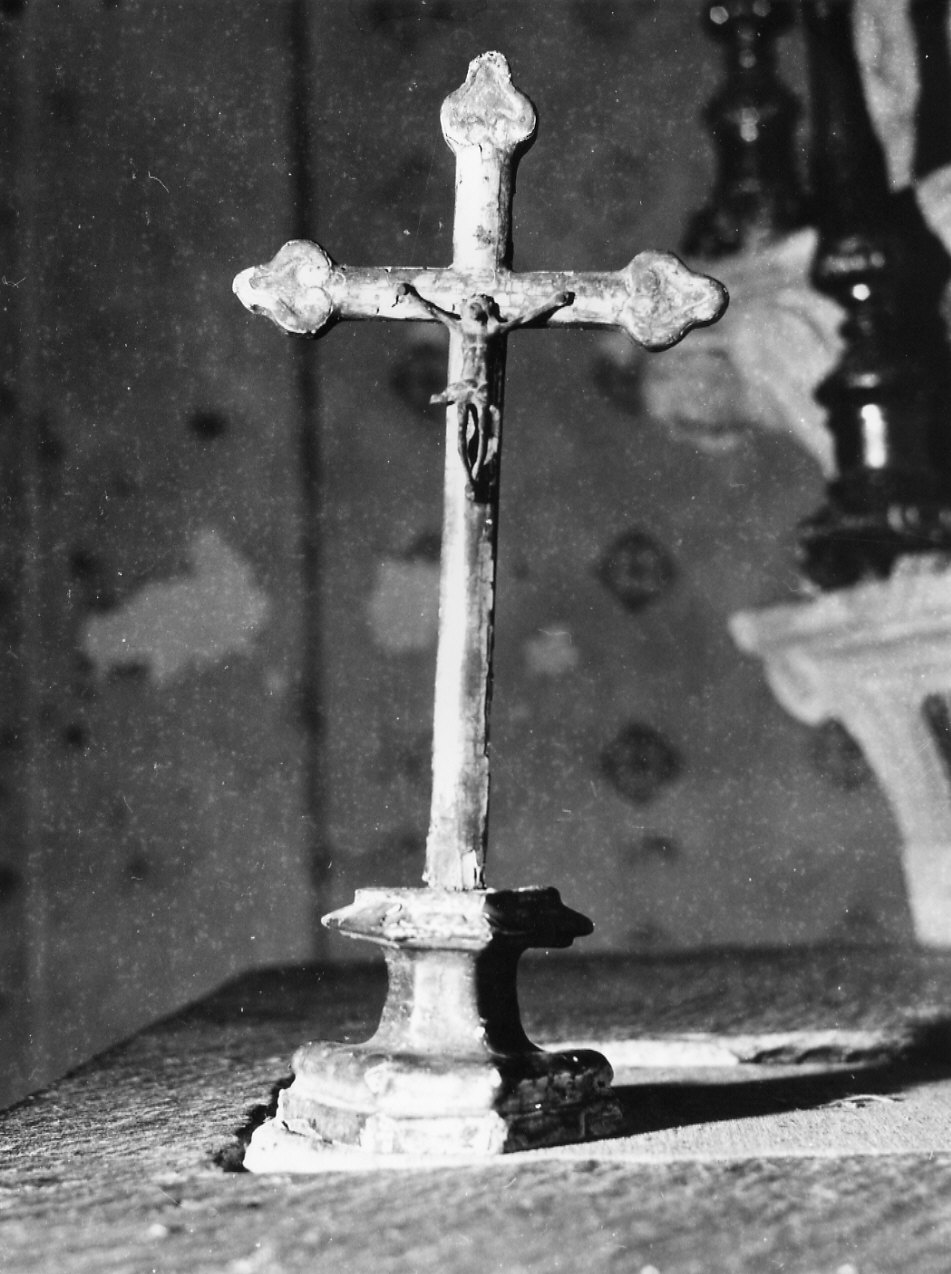croce d'altare, opera isolata - bottega italiana (fine/inizio secc. XIX/ XX)