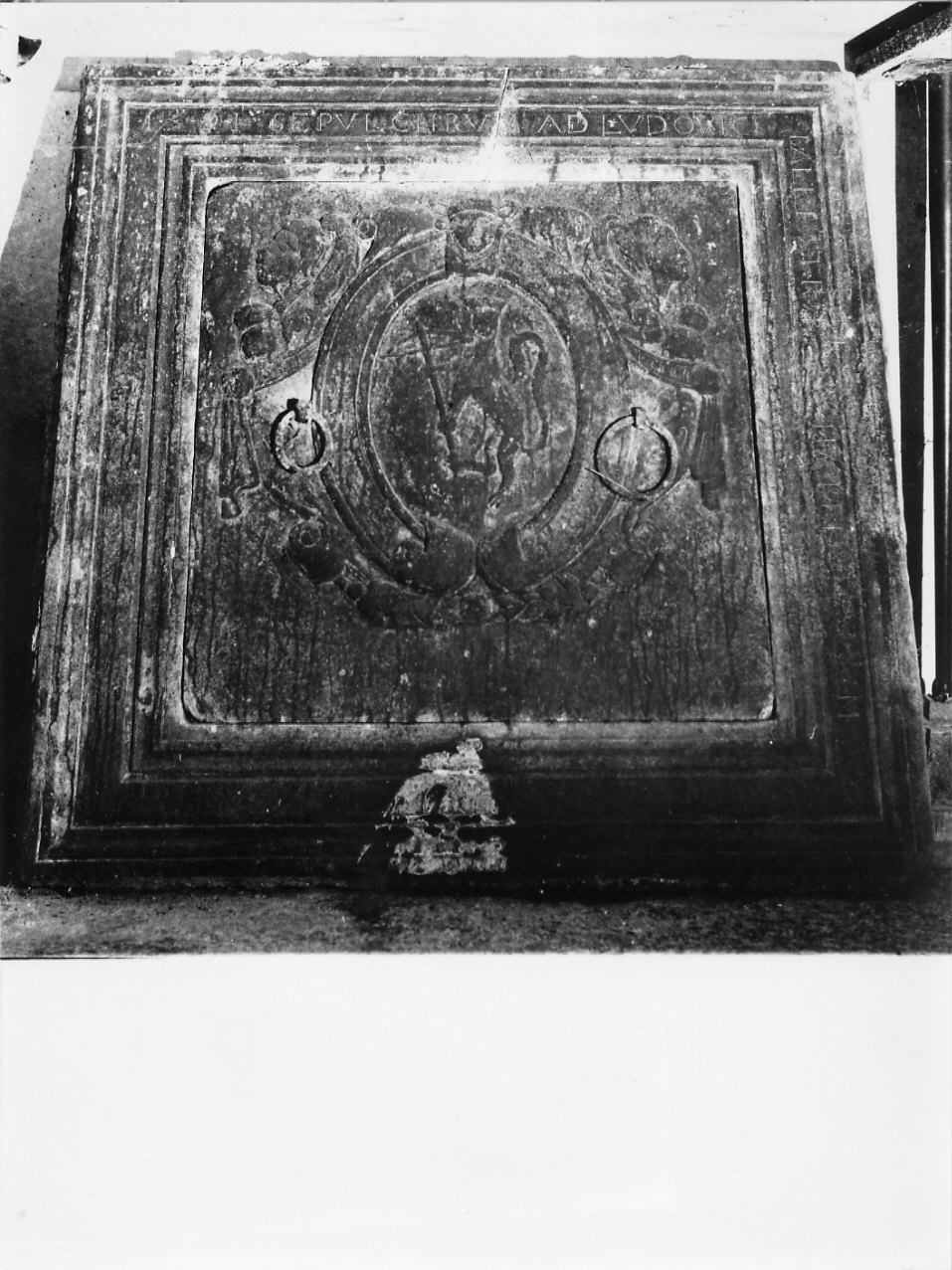 lastra tombale, opera isolata - ambito ligure (sec. XVI)