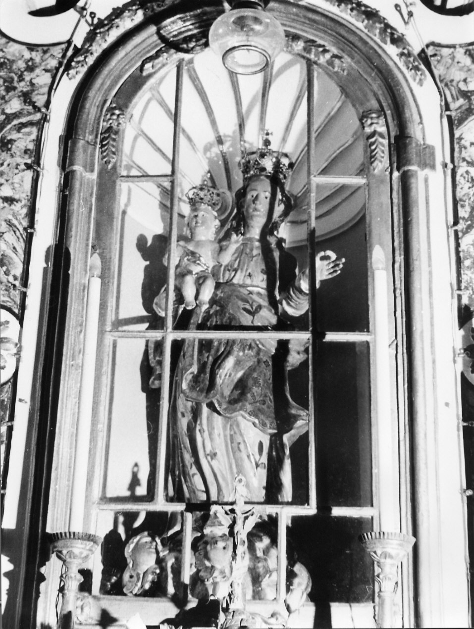 Madonna con Bambino (scultura, opera isolata) - bottega ligure (secc. XVII/ XVIII)