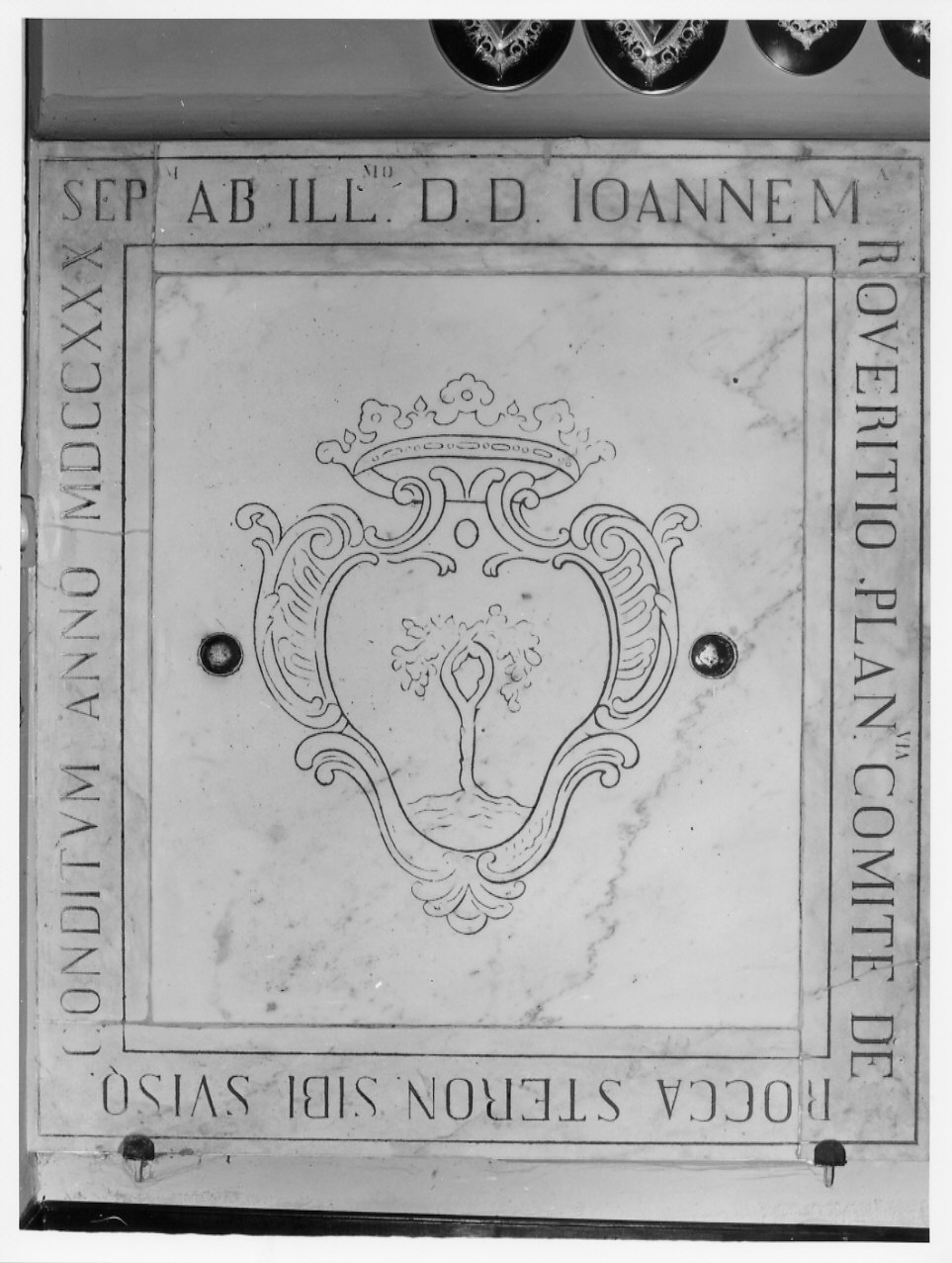 lapide, opera isolata - ambito italiano (sec. XVIII)