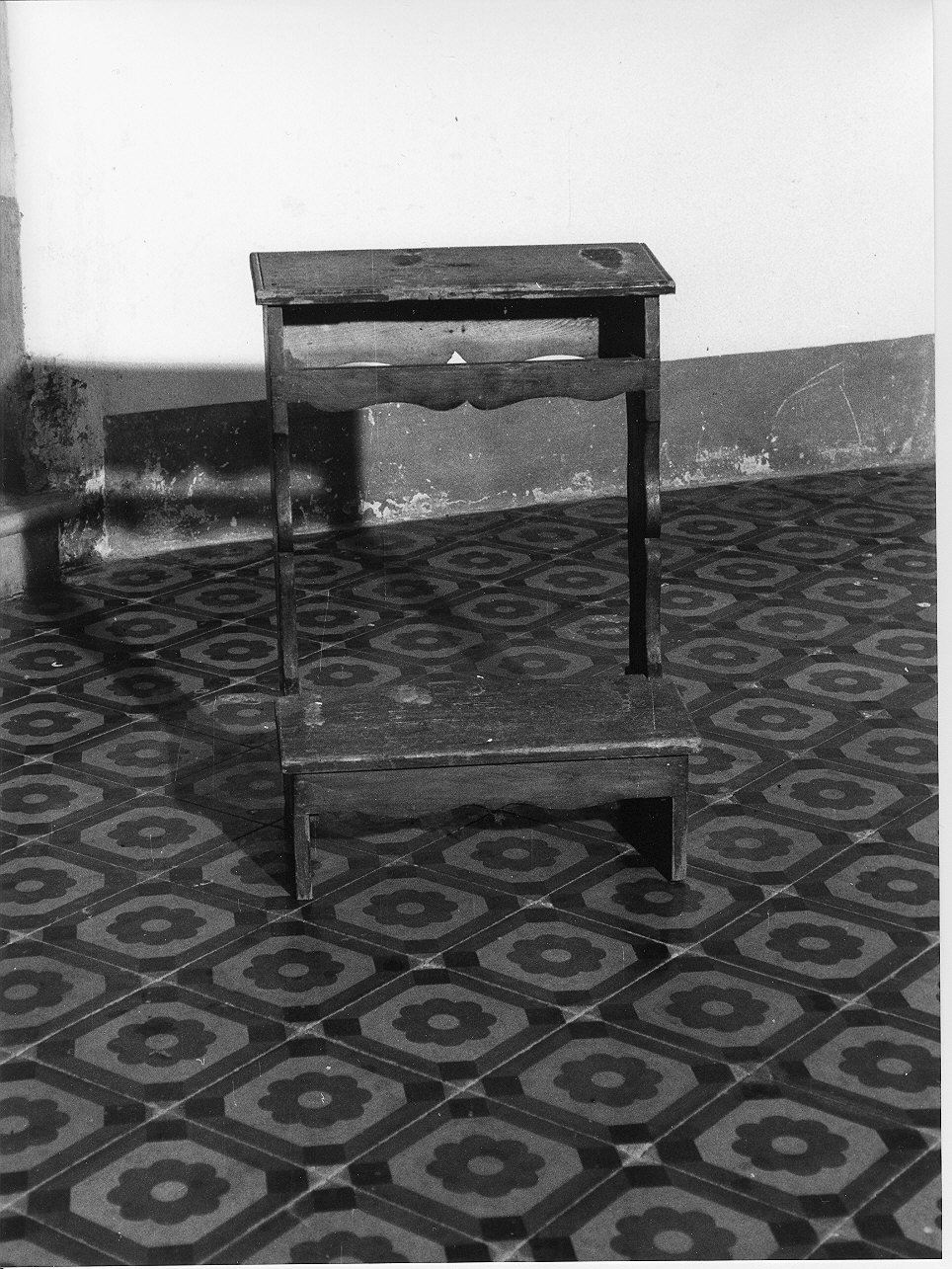 inginocchiatoio, opera isolata - bottega ligure (seconda metà sec. XIX)