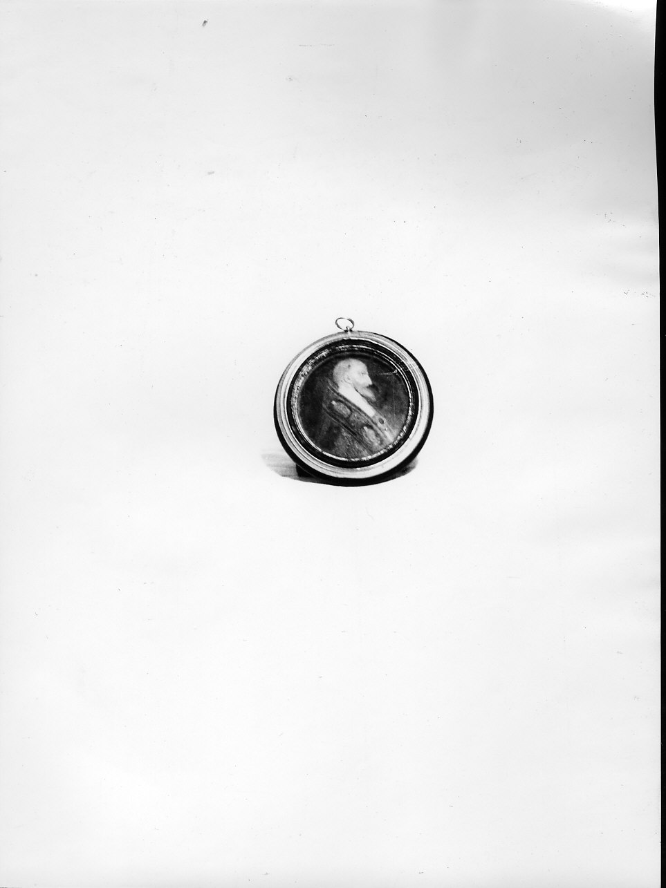 ritratto di papa Pio V (medaglione ornamentale, opera isolata) - bottega italiana (secc. XVI/ XVII)