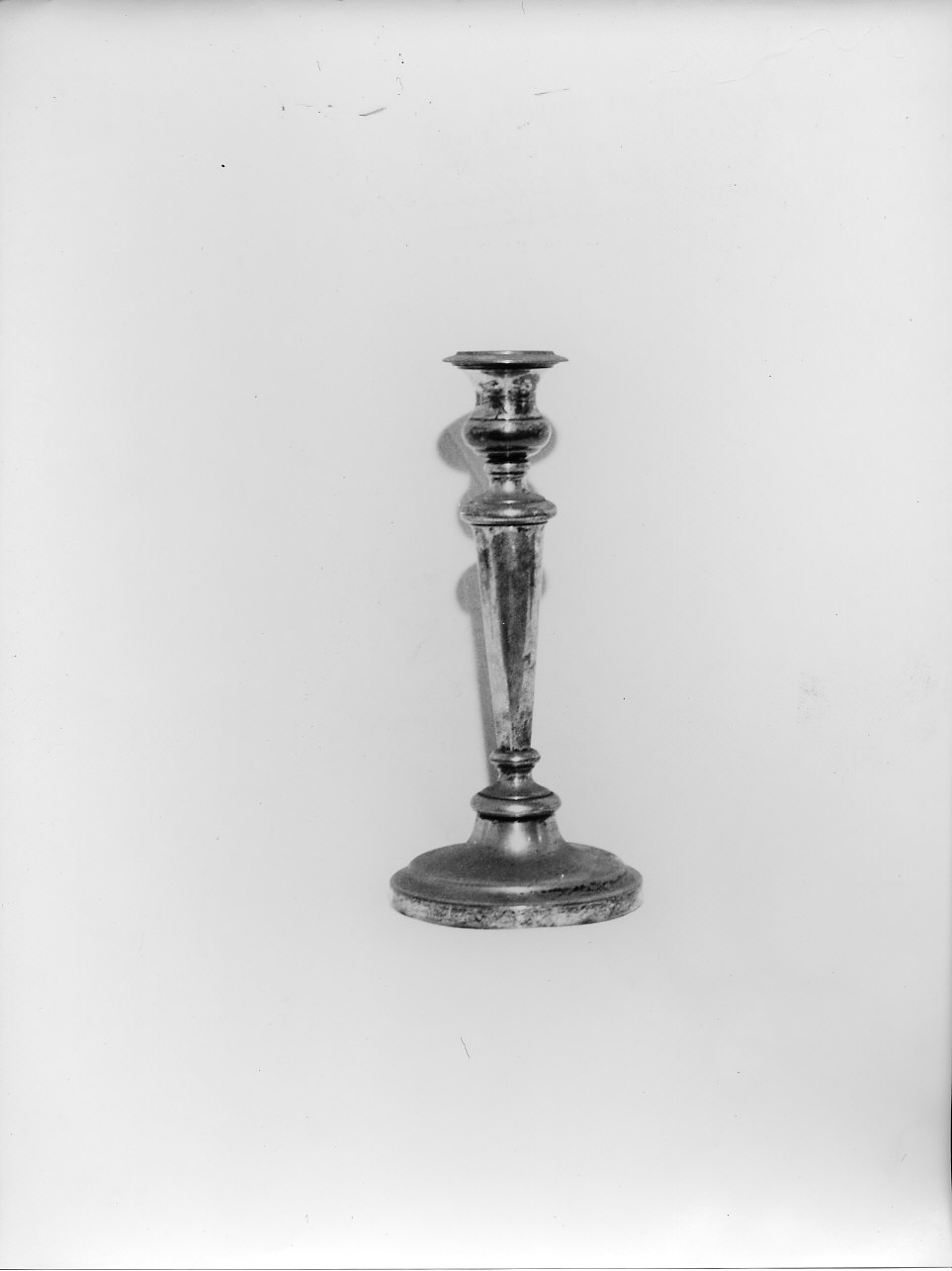 motivi decorativi (candeliere, opera isolata) - bottega italiana (ultimo quarto sec. XIX)