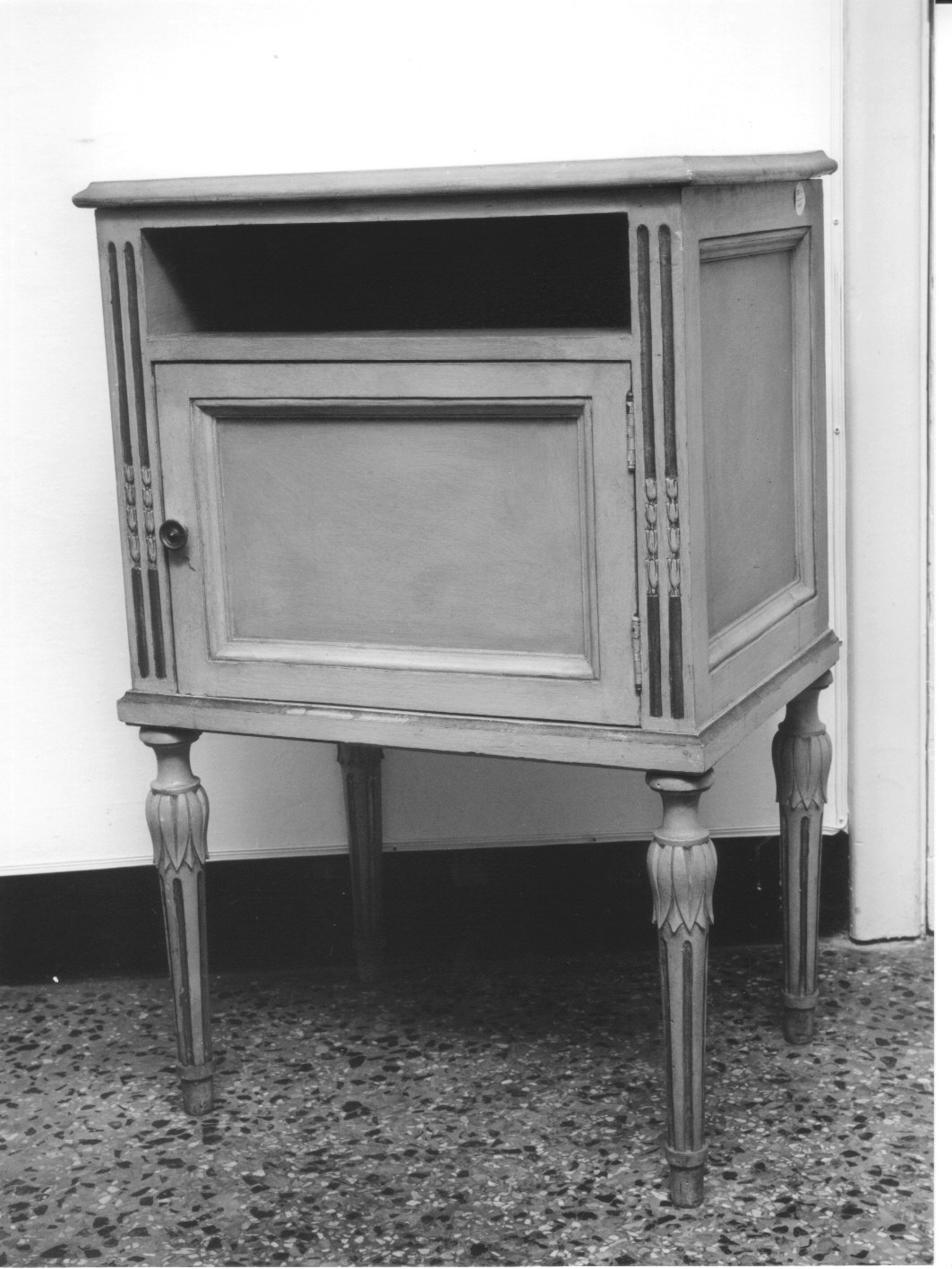 comodino, opera isolata - bottega ligure (primo quarto sec. XIX)