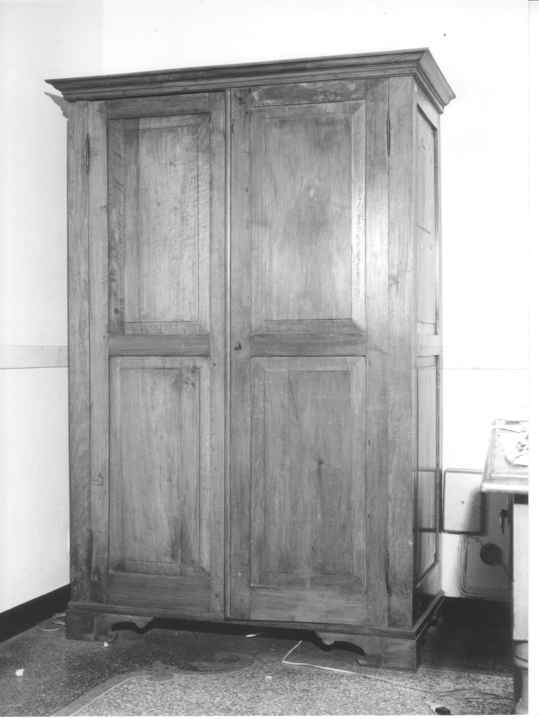 armadio, opera isolata - bottega ligure (fine sec. XIX)