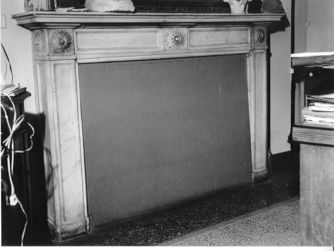 mostra di camino, opera isolata - bottega italiana (?) (primo quarto sec. XIX)