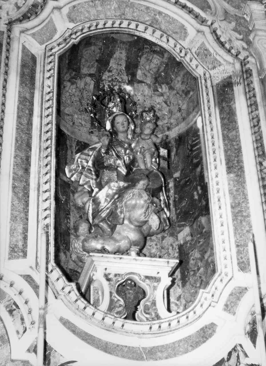 Madonna del Carmelo (statua, elemento d'insieme) di Maragliano Anton Maria (bottega) (sec. XVIII)