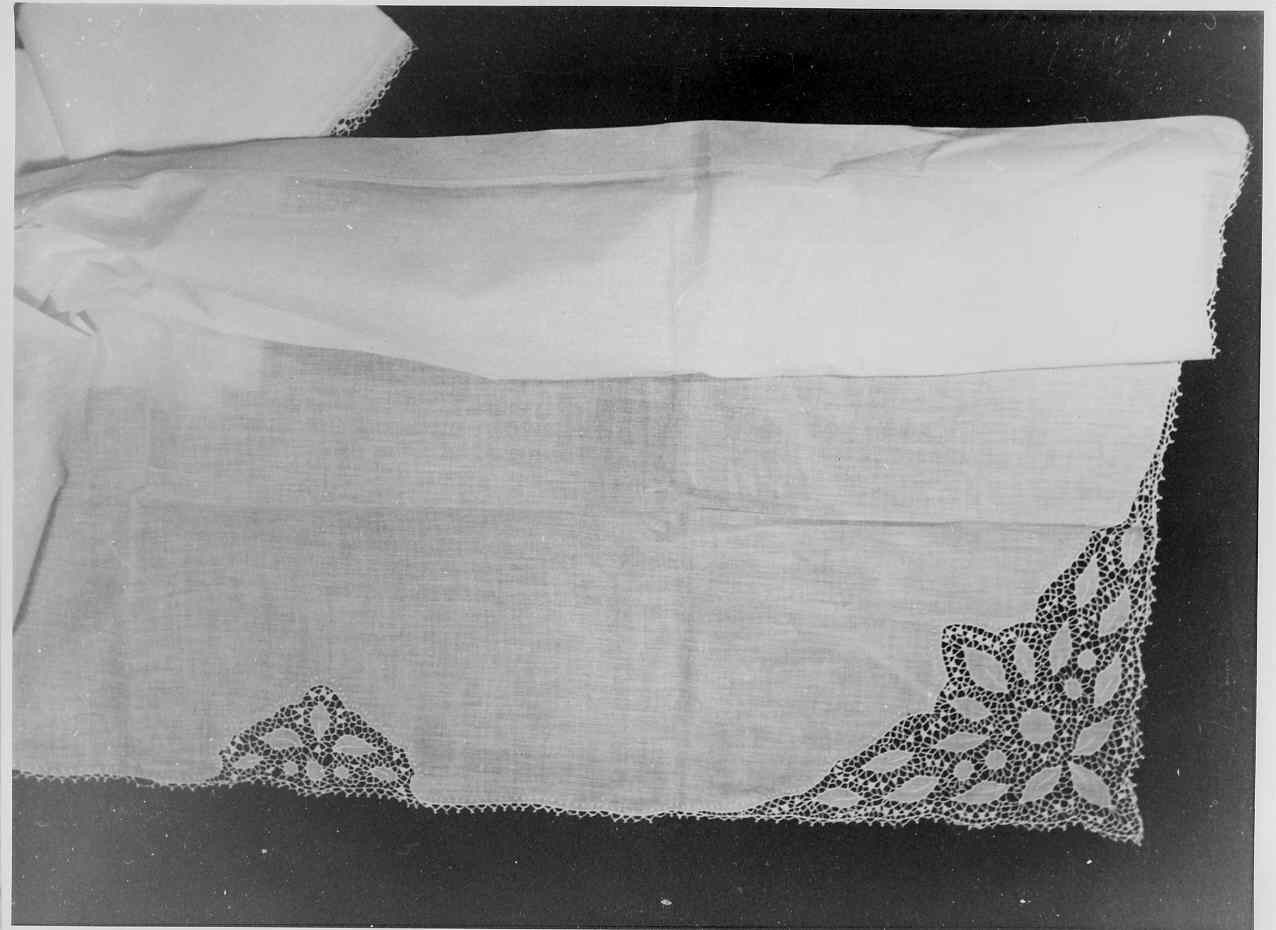 tovaglia d'altare, opera isolata - manifattura italiana (prima metà sec. XX)