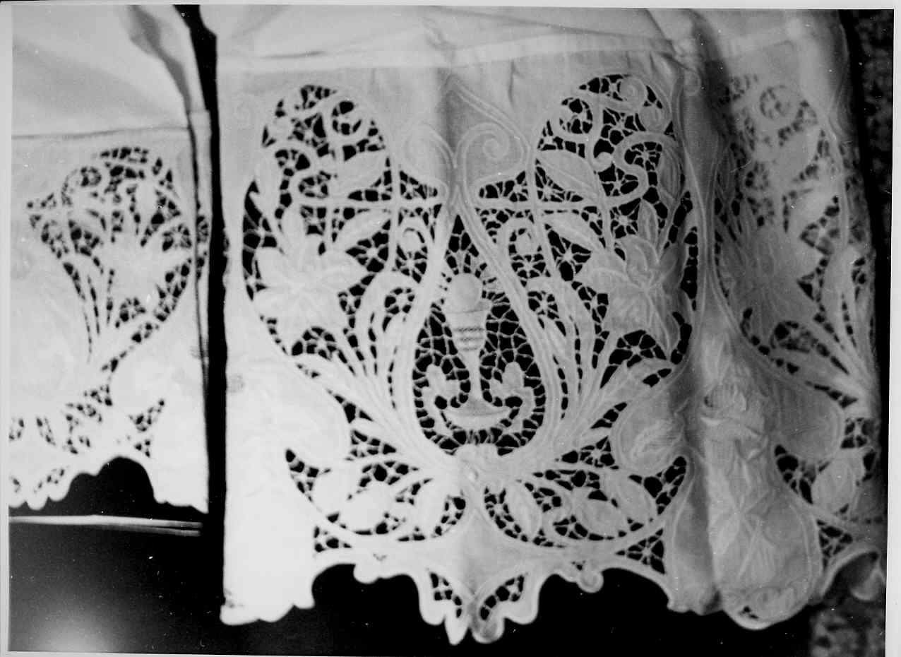 camice ecclesiastico, opera isolata - manifattura italiana (prima metà sec. XX)