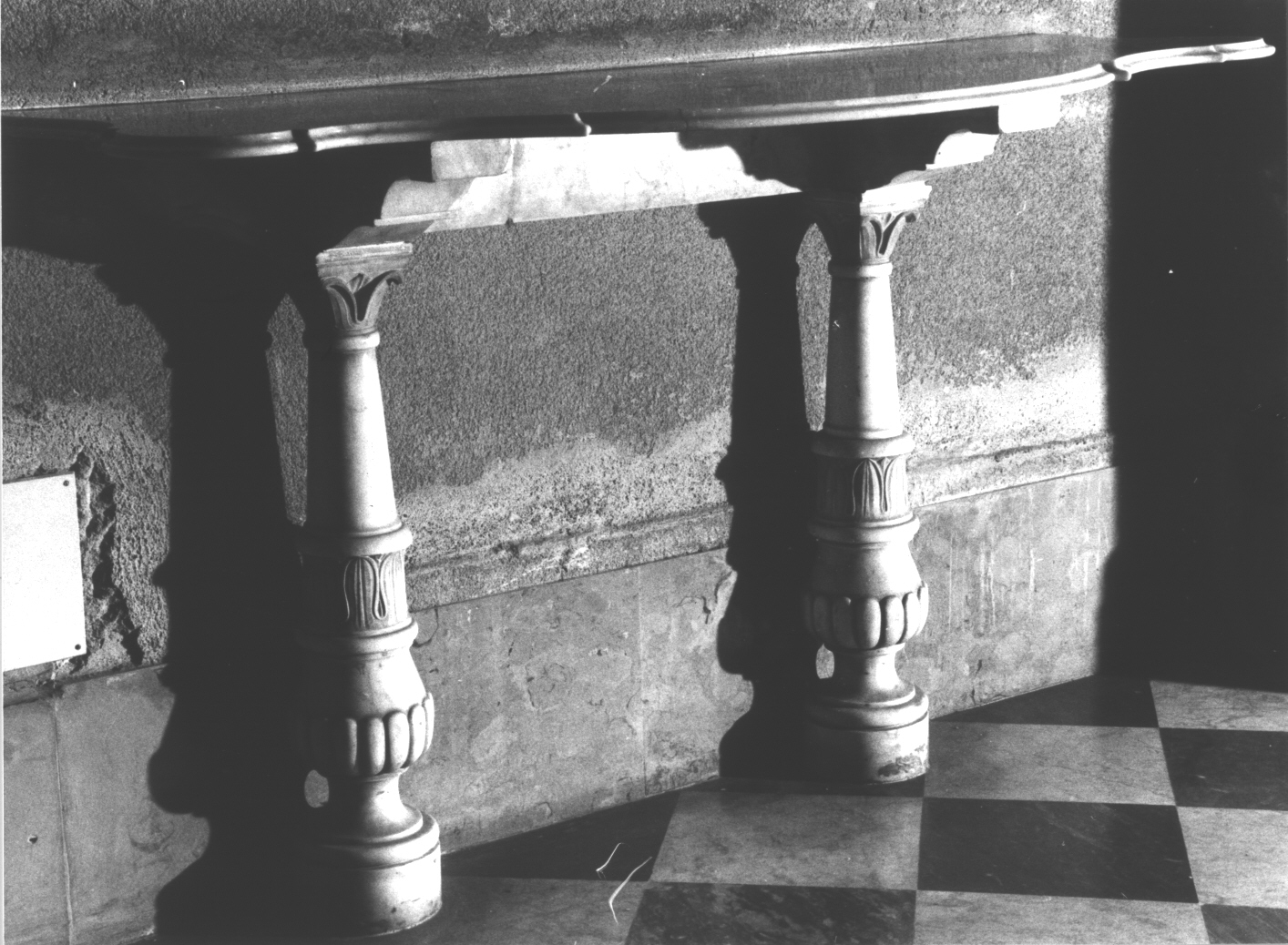 motivi decorativi vegetali stilizzati/ motivi decorativi a dentelli (altare, opera isolata) - bottega italiana (primo quarto sec. XIX)