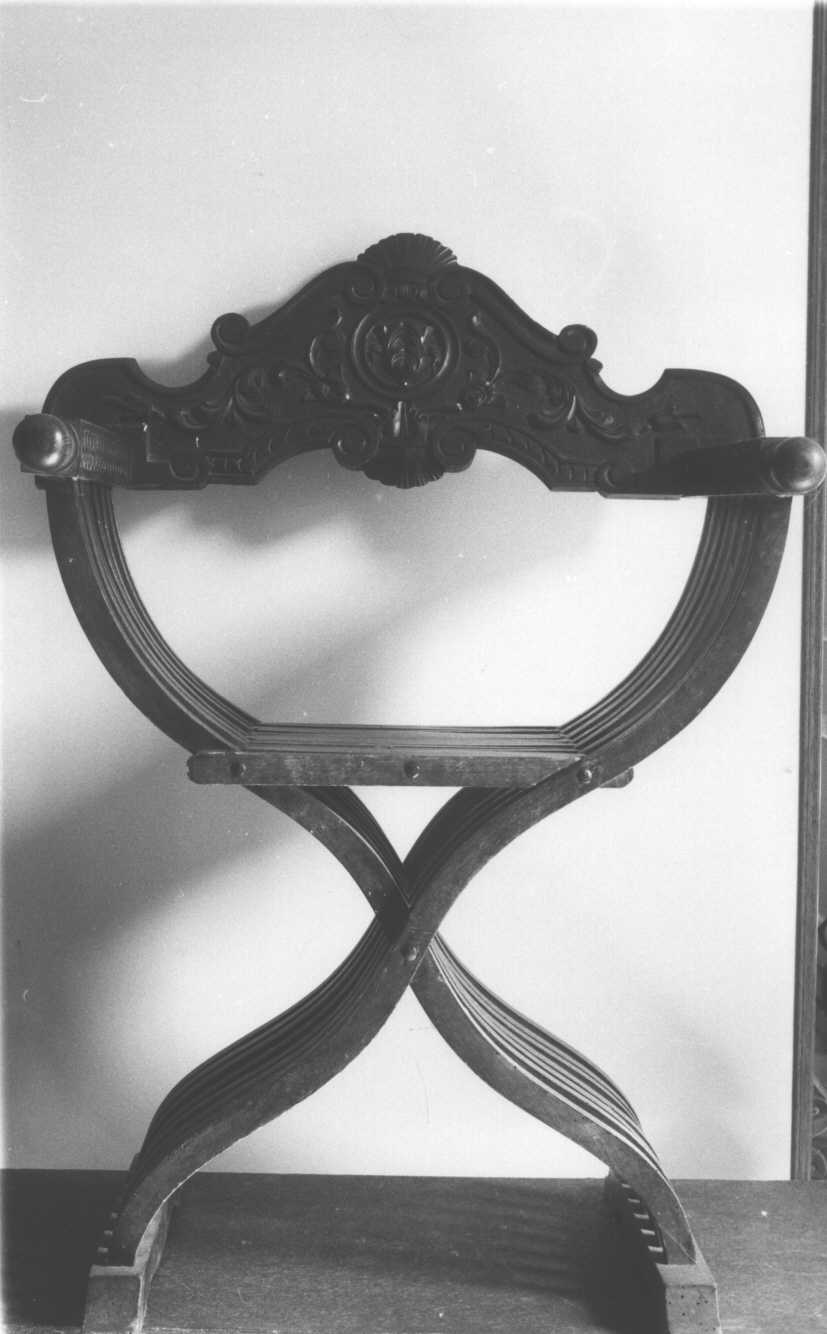 motivo decorativo fitomorfo/ motivo decorativo a volute (savonarola, opera isolata) - bottega italiana (sec. XIX)