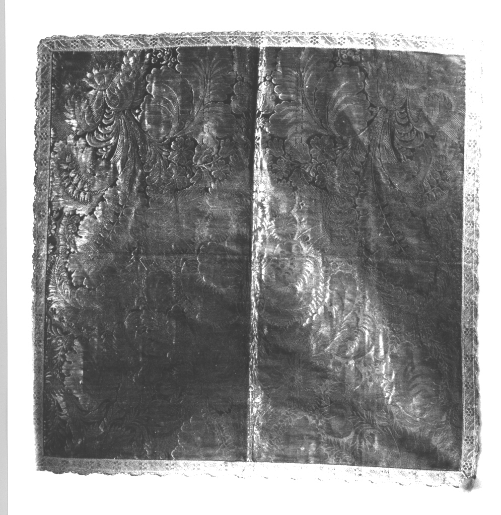 motivi decorativi floreali/ motivi decorativi vegetali/ frutti/ motivo decorativo geometrico (velo di calice, elemento d'insieme) - manifattura ligure (primo quarto sec. XVIII)