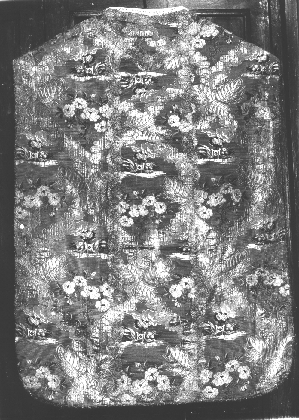 motivi decorativi floreali/ motivi decorativi vegetali/ paesaggio rurale (pianeta, opera isolata) - manifattura ligure (sec. XVIII)