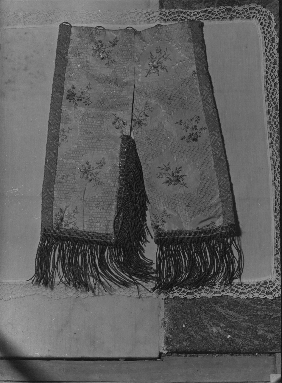 conopeo di tabernacolo, elemento d'insieme - manifattura italiana (terzo quarto sec. XVIII)