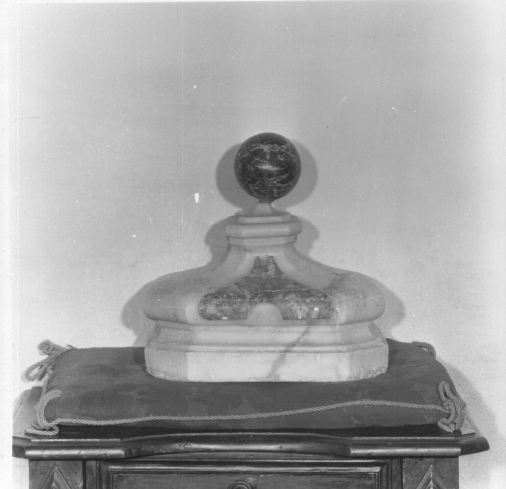 cimasa architettonica, frammento - bottega italiana (sec. XVIII)