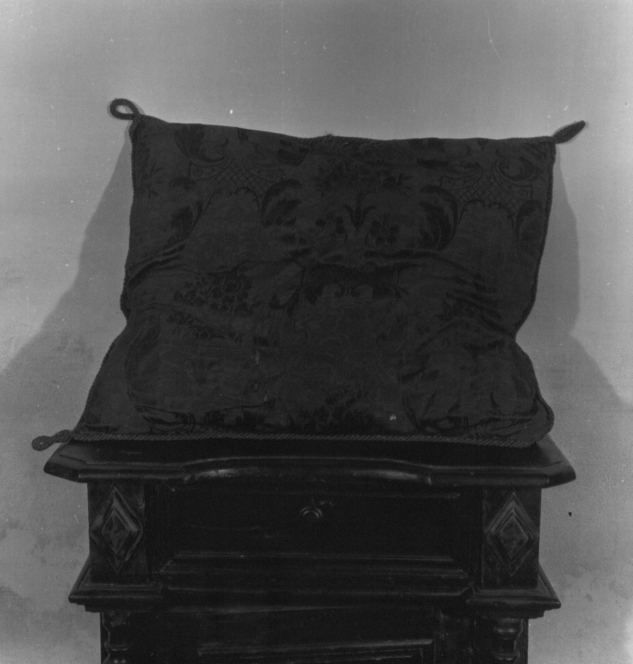 cuscino, opera isolata - manifattura ligure (fine/inizio secc. XIX/ XX)