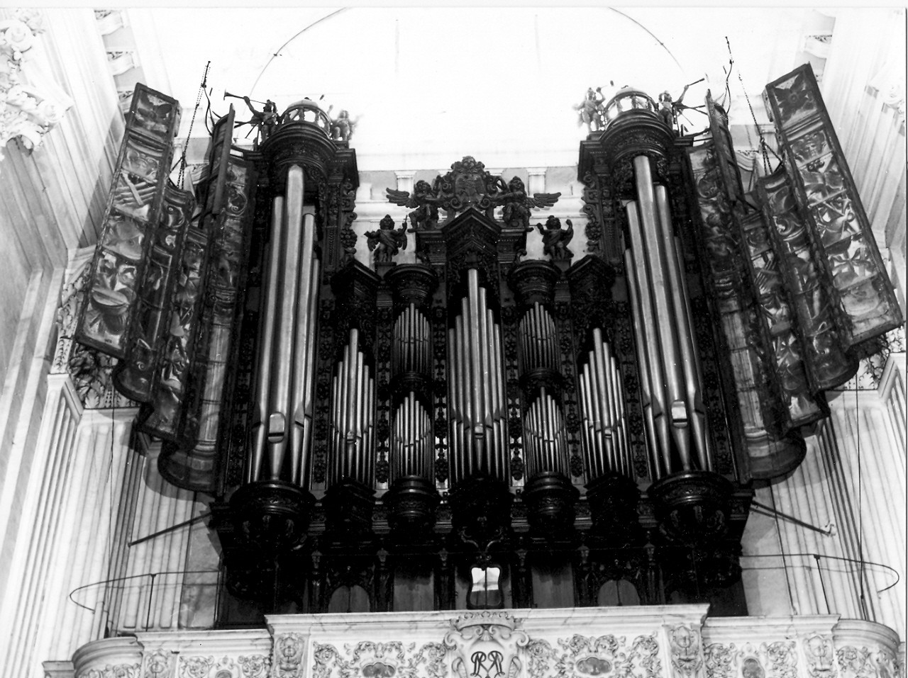 organo, opera isolata di Hermans Willelm (bottega), Ditta Lingiardi fratelli (bottega) (inizio sec. XVII, sec. XX)