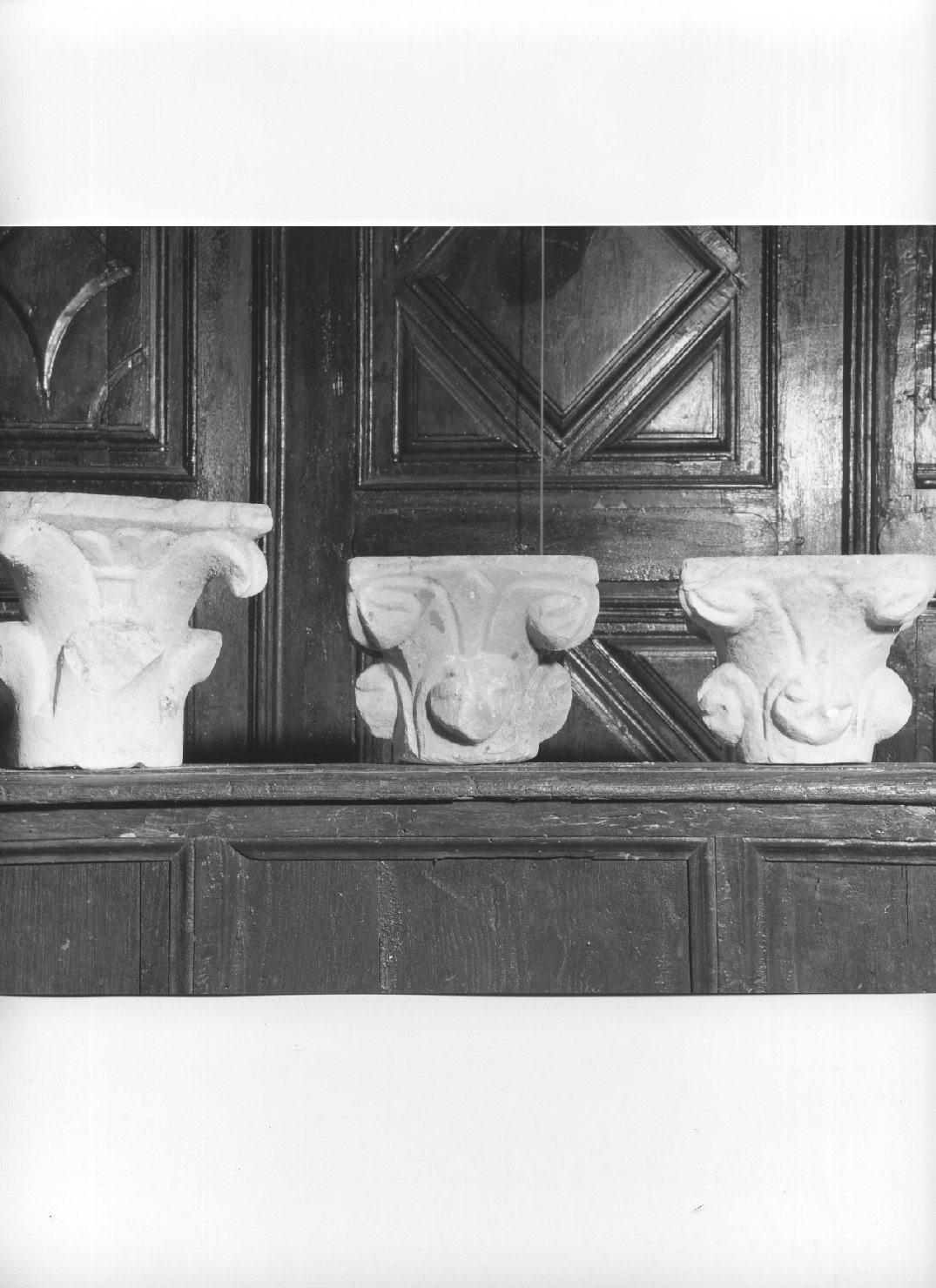 capitello, serie - bottega italiana (secc. XIV/ XV)