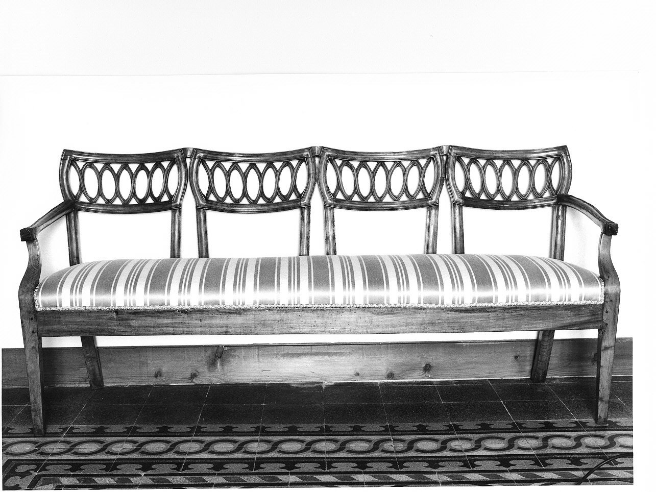 canapè, opera isolata - produzione Italia settentrionale (metà sec. XIX)