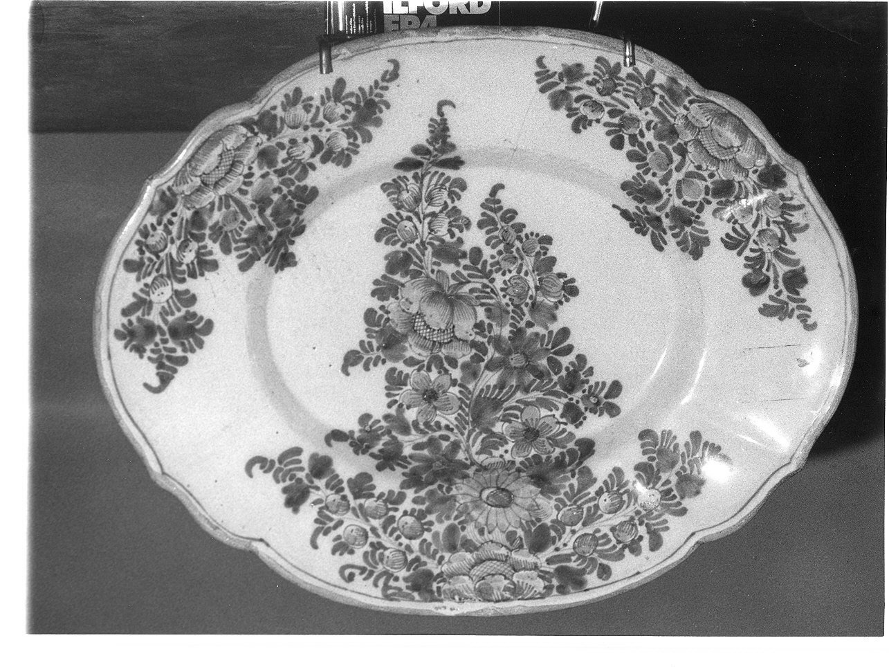 motivi decorativi floreali (piatto, opera isolata) di Manifattura Felice Clerici (bottega) (seconda metà sec. XVIII)