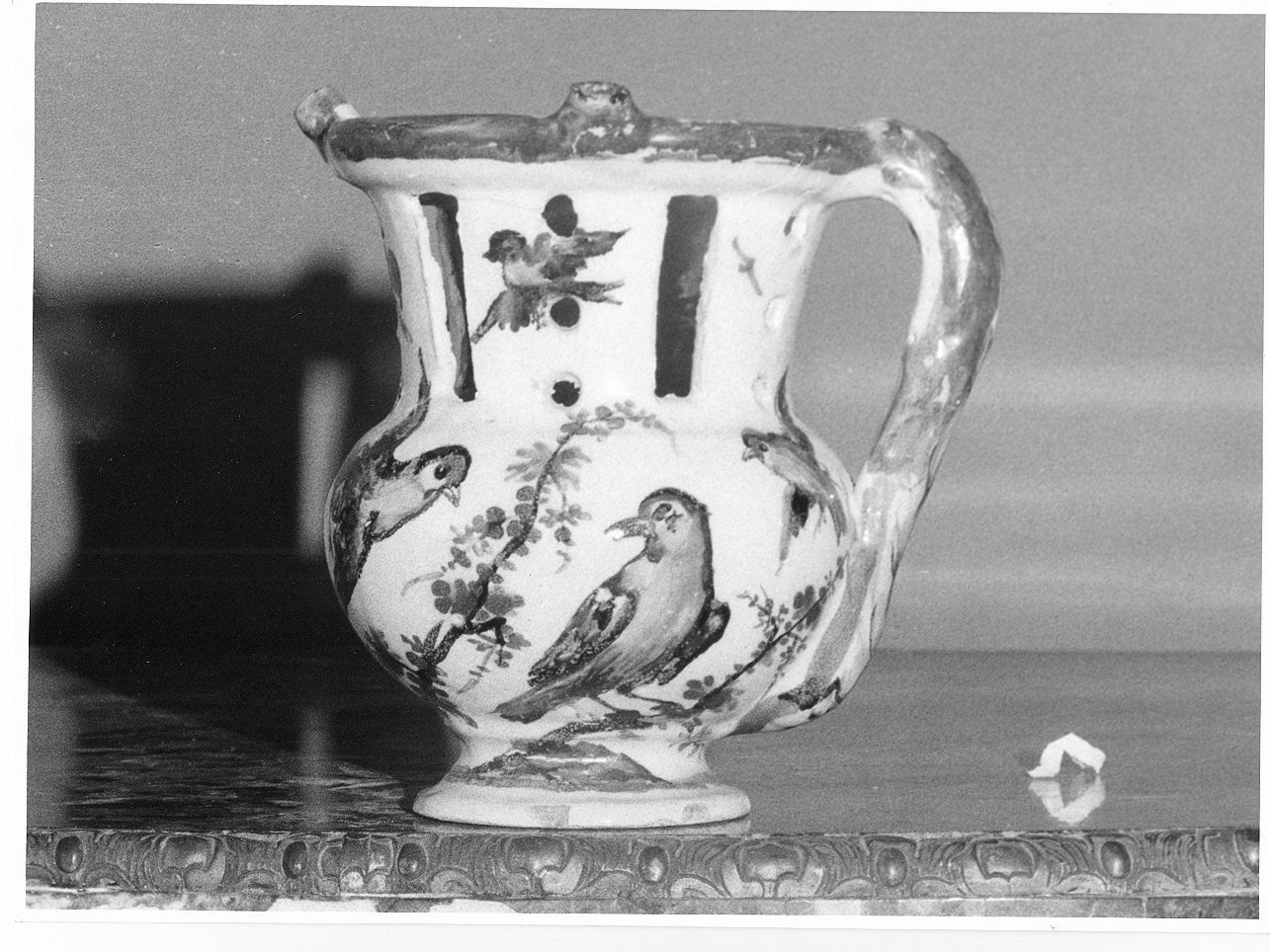 motivi decorativi vegetali con uccelli (boccale, opera isolata) - manifattura ligure (seconda metà sec. XVIII)