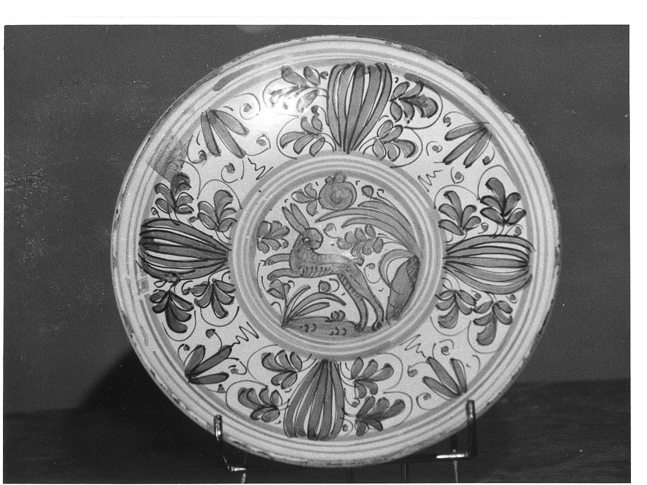 motivi decorativi vegetali e animali (alzata, opera isolata) - manifattura ligure (sec. XVII)