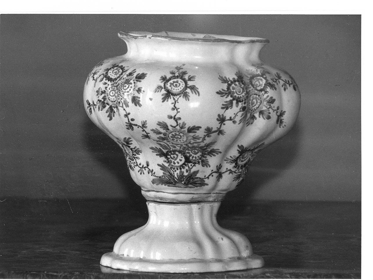 motivi decorativi floreali (vaso, opera isolata) - manifattura veneta (ultimo quarto sec. XVIII)