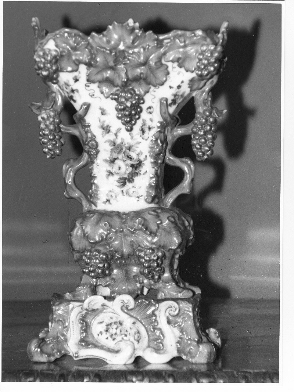 motivi decorativi vegetali (vaso, coppia) - manifattura francese (sec. XIX)