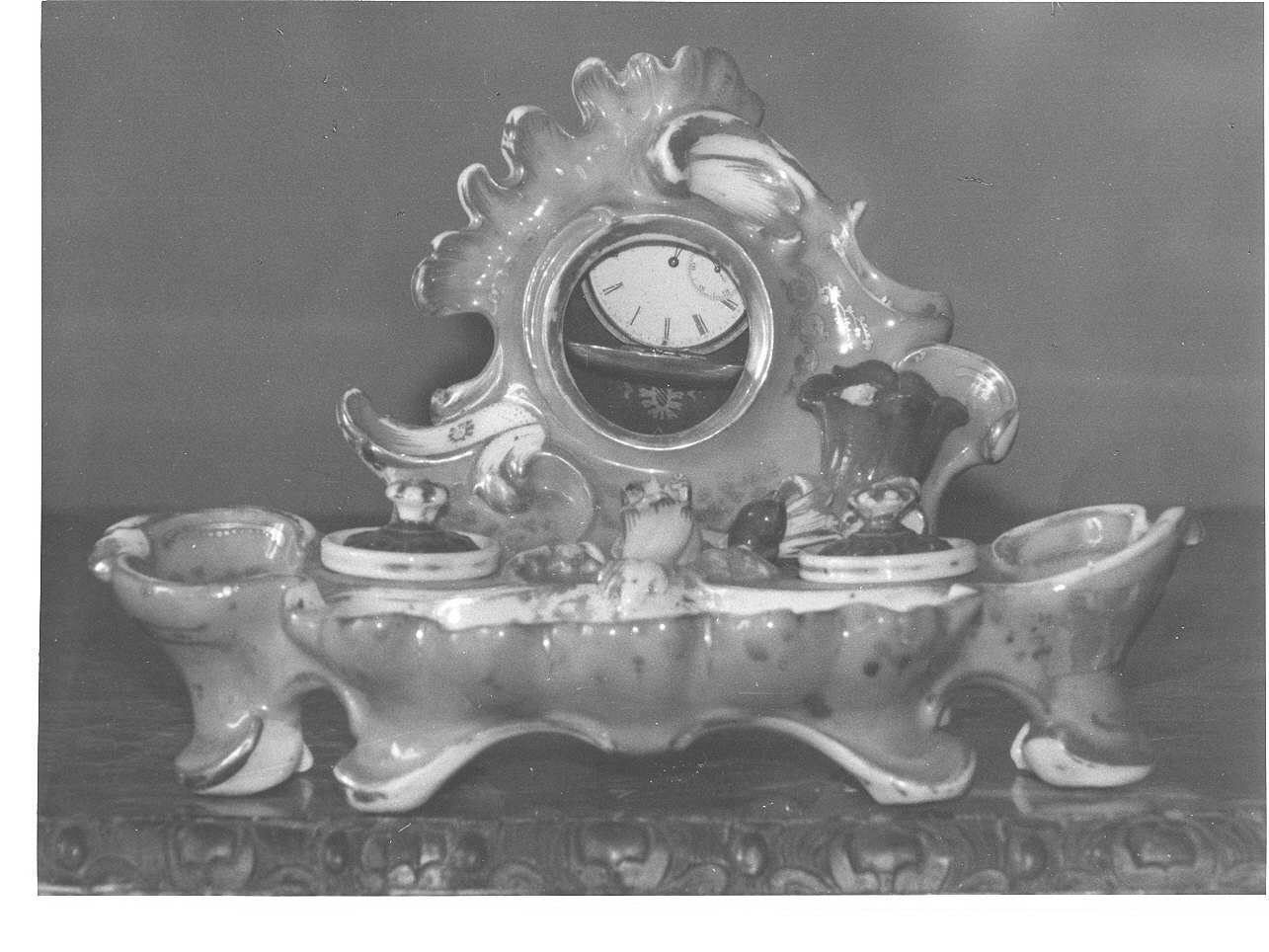 motivi decorativi floreali (calamaio, opera isolata) - manifattura di Gotha (sec. XIX)