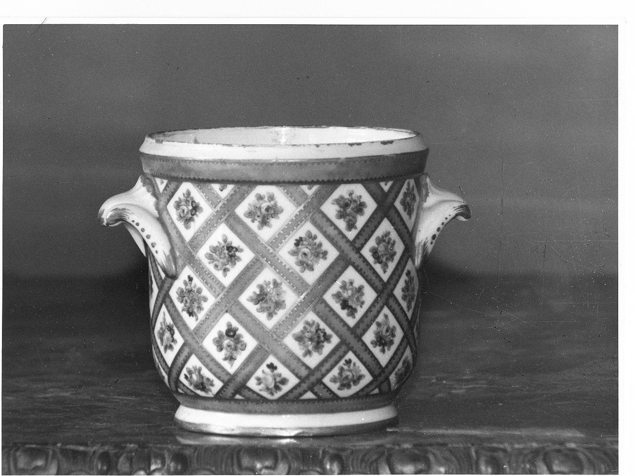 motivi decorativi geometrici e vegetali (secchiello, coppia) - manifattura di Sèvres (terzo quarto sec. XVIII)