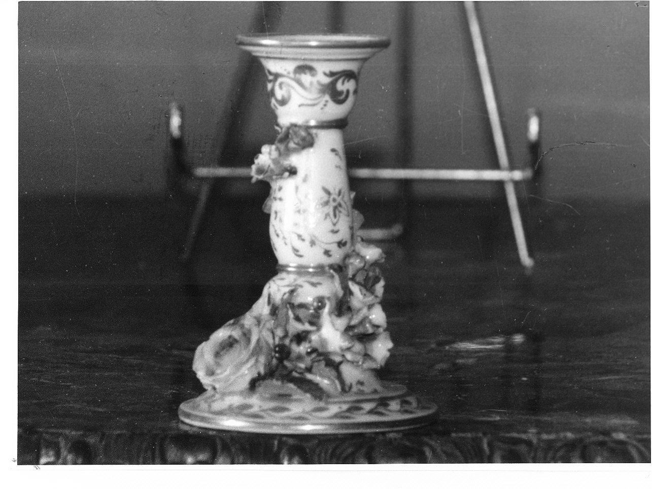 motivi decorativi vegetali (candeliere, coppia) - manifattura francese (seconda metà sec. XIX)