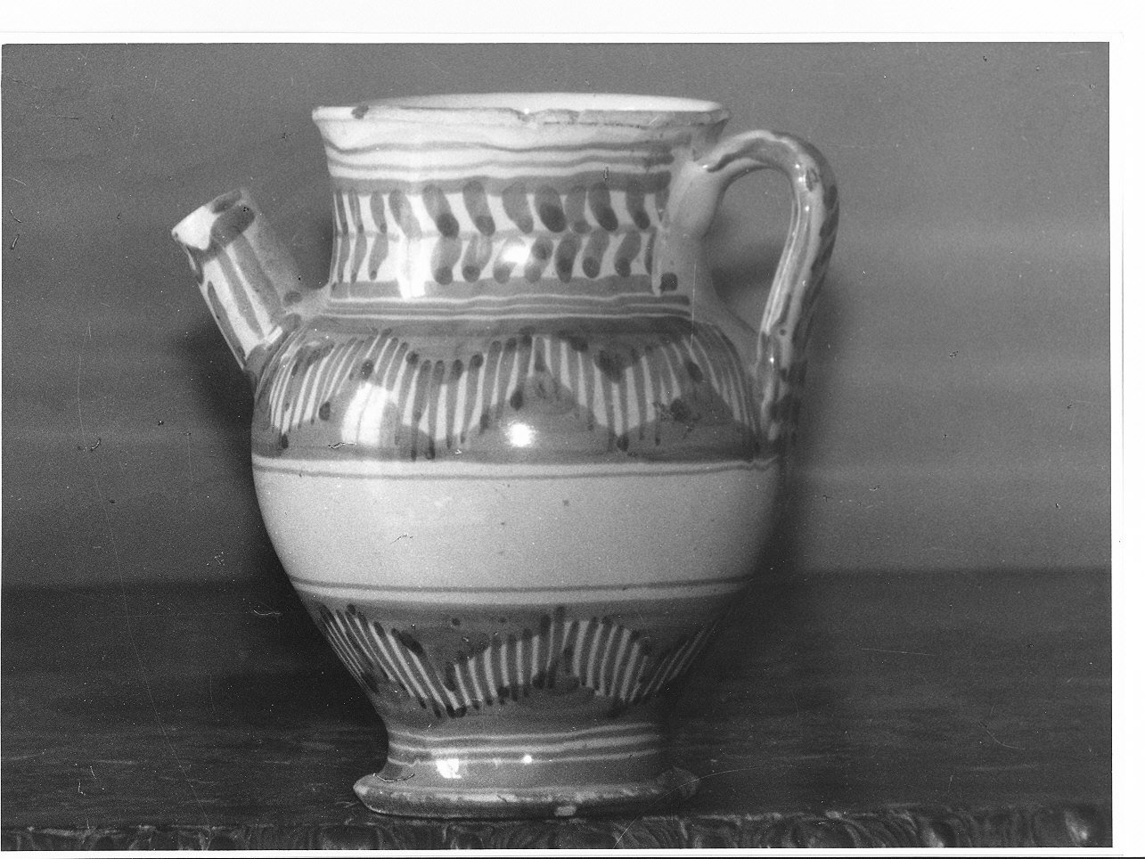 motivi decorativi geometrici (boccale, opera isolata) - manifattura ligure (fine/inizio secc. XVIII/ XIX)