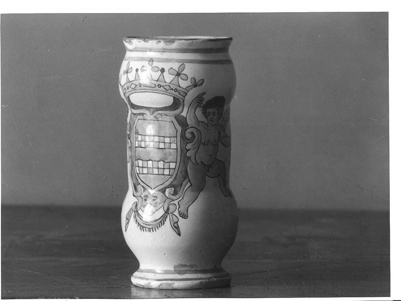 putti reggistemma (alberello, coppia) - manifattura campana (fine sec. XVII)