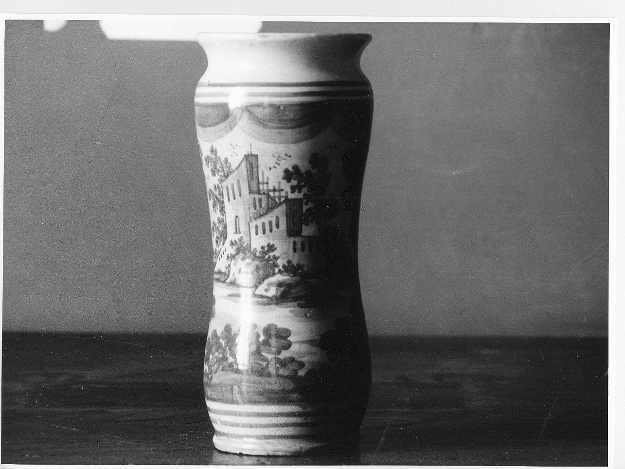 paesaggio con architetture (alberello, serie) - manifattura campana (secondo quarto sec. XVIII)