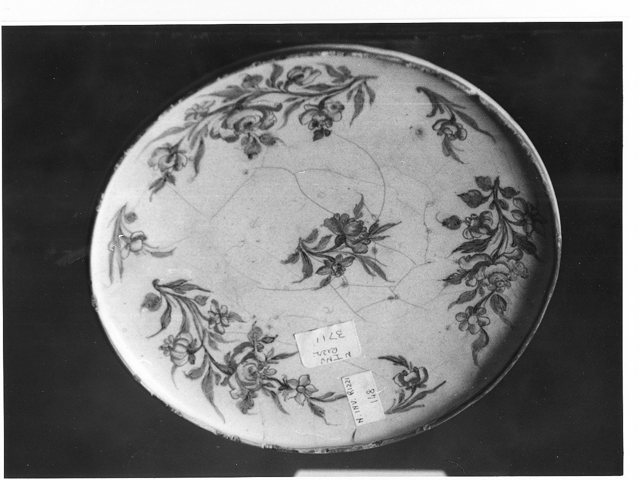 motivi decorativi floreali (alzata, opera isolata) - manifattura italiana (prima metà sec. XIX)