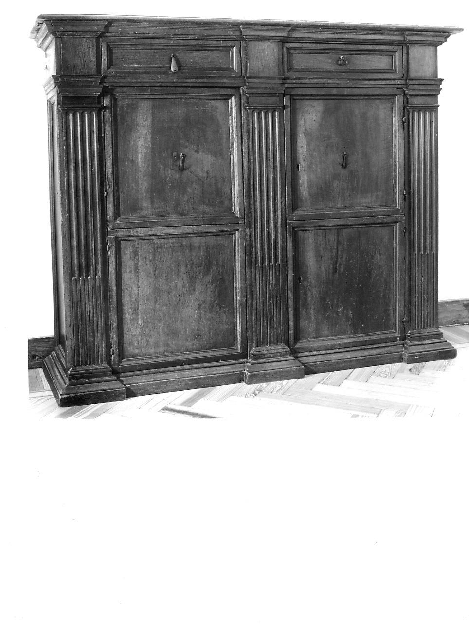 credenza, opera isolata - produzione lombarda (sec. XVII)