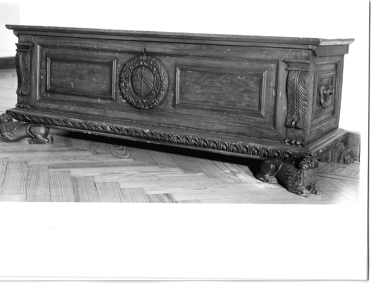 cassone, opera isolata - produzione toscana (sec. XVI)