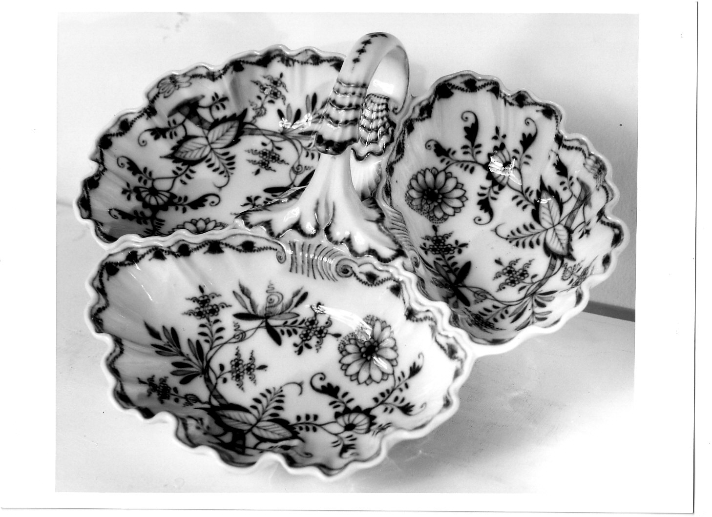 antipastiera, opera isolata di Meissen (attribuito) (metà sec. XVIII)