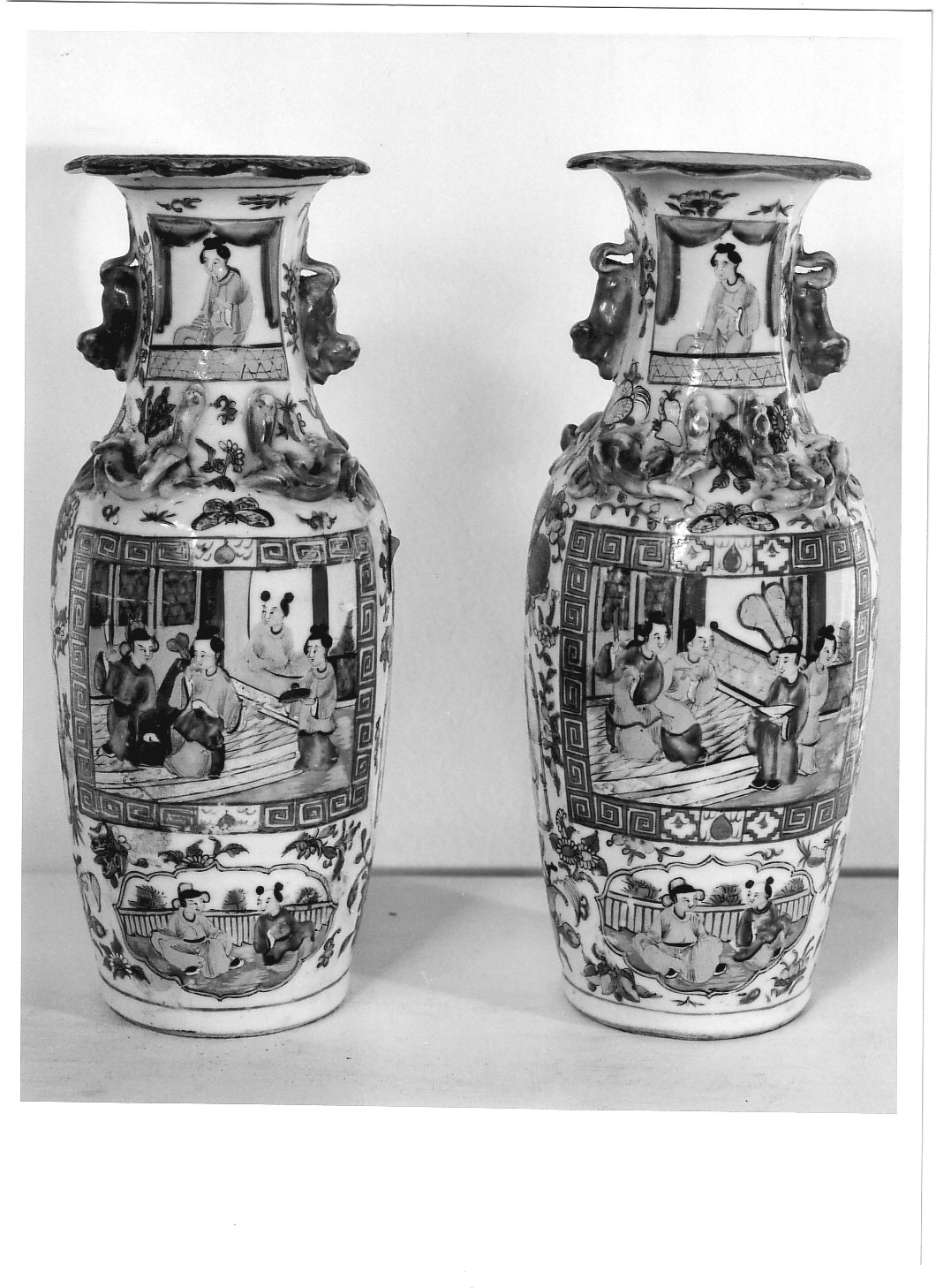 scena familiare (vaso, coppia) - produzione cinese (seconda metà sec. XIX)